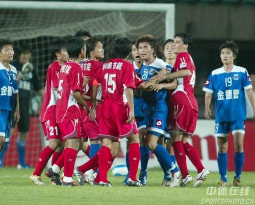 科利莫尔：在利物浦永远是俱乐部至上，萨拉赫不是梅西或C罗（科利莫尔：利物浦始终以俱乐部为先，萨拉赫并非梅西或C罗）