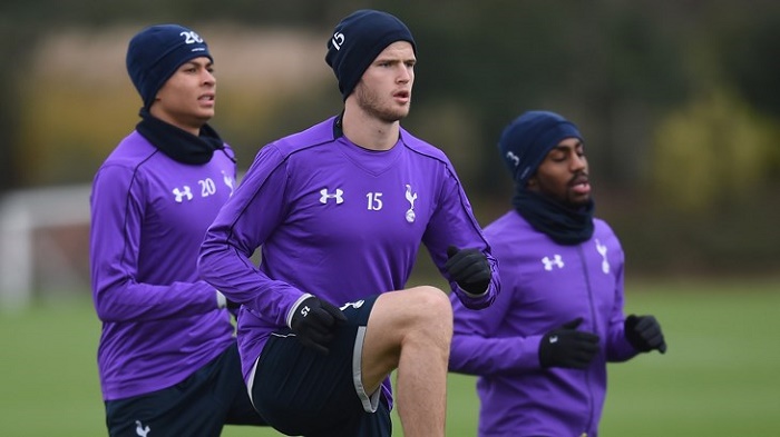 TA：奥赖利首秀表现得游刃有余；安德森很好地控制了比赛节奏（TA：奥赖利首秀从容自若，安德森节奏掌控到位）