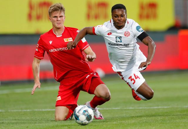 斯帕莱蒂：踢无锋不是想刺激前锋，是因为我确信那是正确体系（斯帕莱蒂：无锋阵并非为激励前锋，我坚信那才是正确的体系）