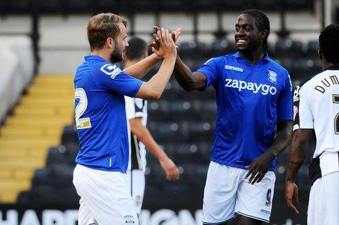 队报：姆巴佩因伤退出国家队后并未返回皇马，而是去了迪拜（队报：因伤退出国家队的姆巴佩未返皇马，改赴迪拜）