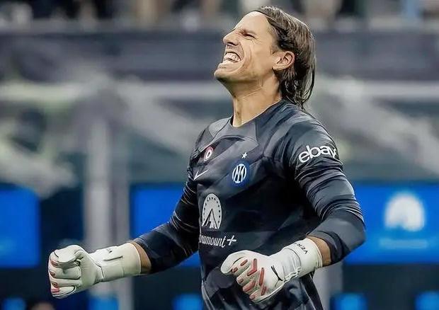 梅西21米巨型雕像已在印度完工，待周六由本人亲自揭幕（印度21米高梅西雕像落成，周六将由梅西亲自揭幕）