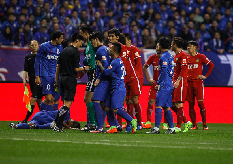 狂砍24+14+13，他疯狂爆发，再创历史神迹，谁说他没实力了？（砍下24+14+13，状态全面引爆，再刷历史纪录，还敢说他不行吗？）