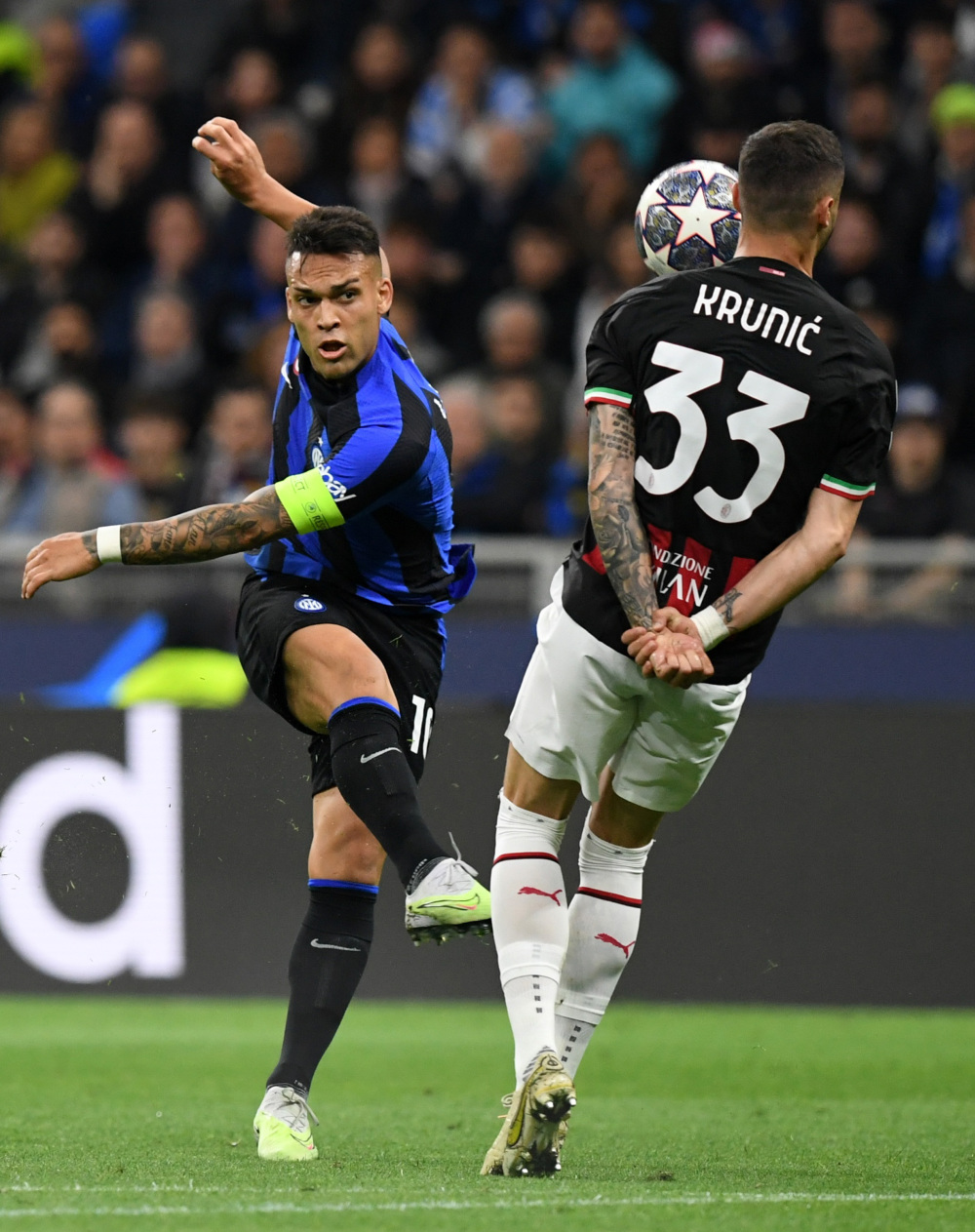 篮球湖人球迷热情支持球队（湖人球迷热烈力挺球队）