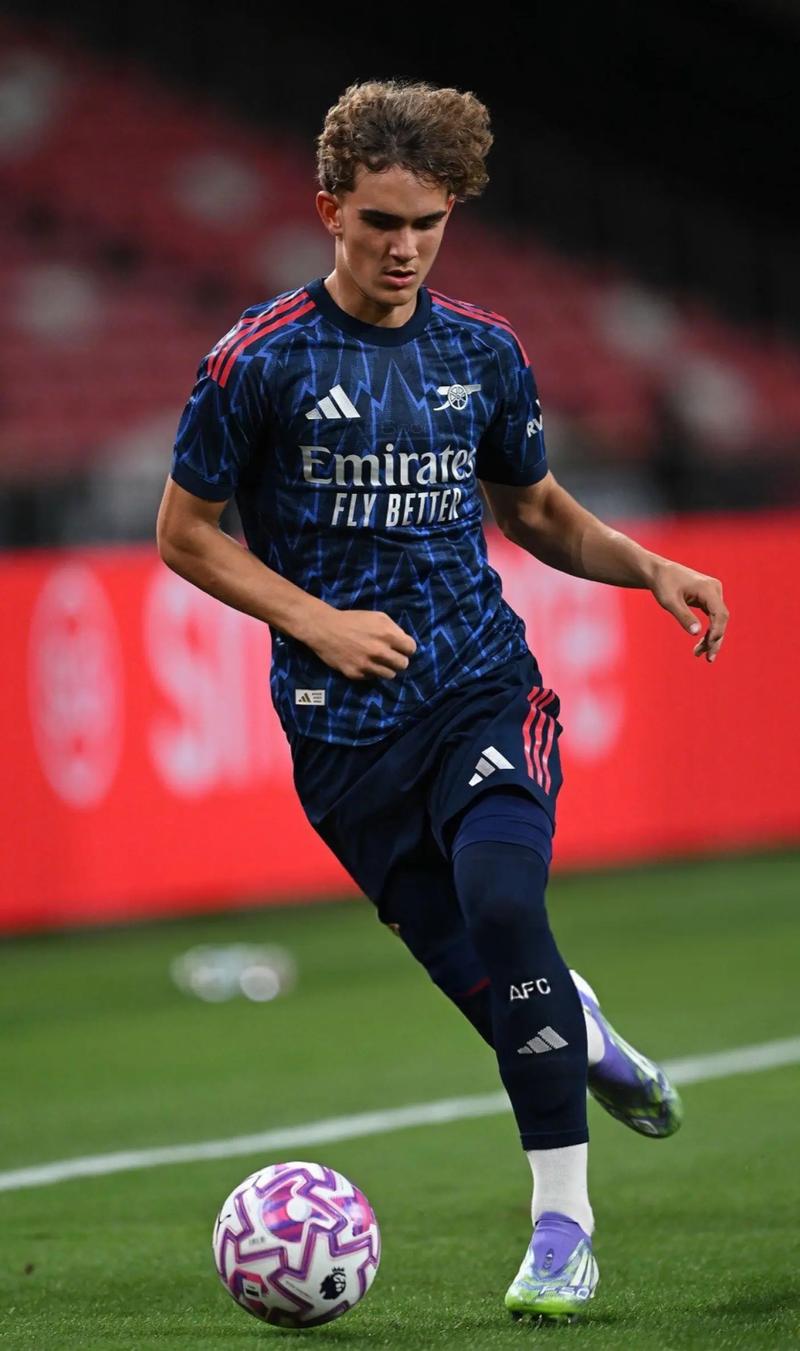 ⚽ 足球｜腾讯体育风格标题（⚽ 足球头条｜腾讯体育风格）