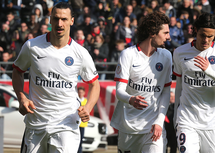 维斯塔潘：别太失望，我们以精彩的表现结束了赛季（维斯塔潘：别气馁，我们用精彩发挥收官赛季）