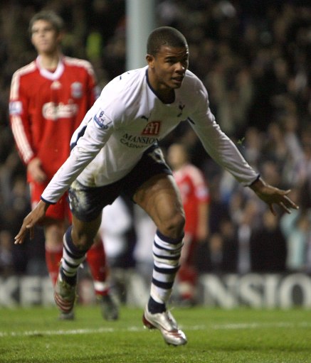 布达佩斯Major：枪法碾压！绿龙13-8战胜液体取开门红（布达佩斯Major：绿龙火力压制，13-8力克液体迎来开门红）