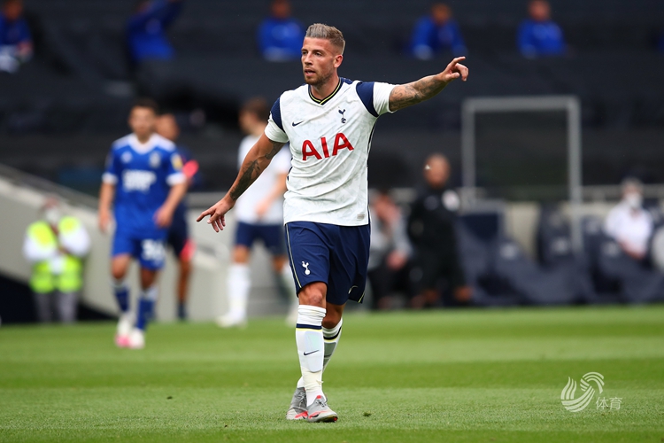 官方：纽卡斯尔联与17岁后卫埃皮亚签下职业合同（纽卡斯尔联官宣：17岁后卫埃皮亚签下职业合同）